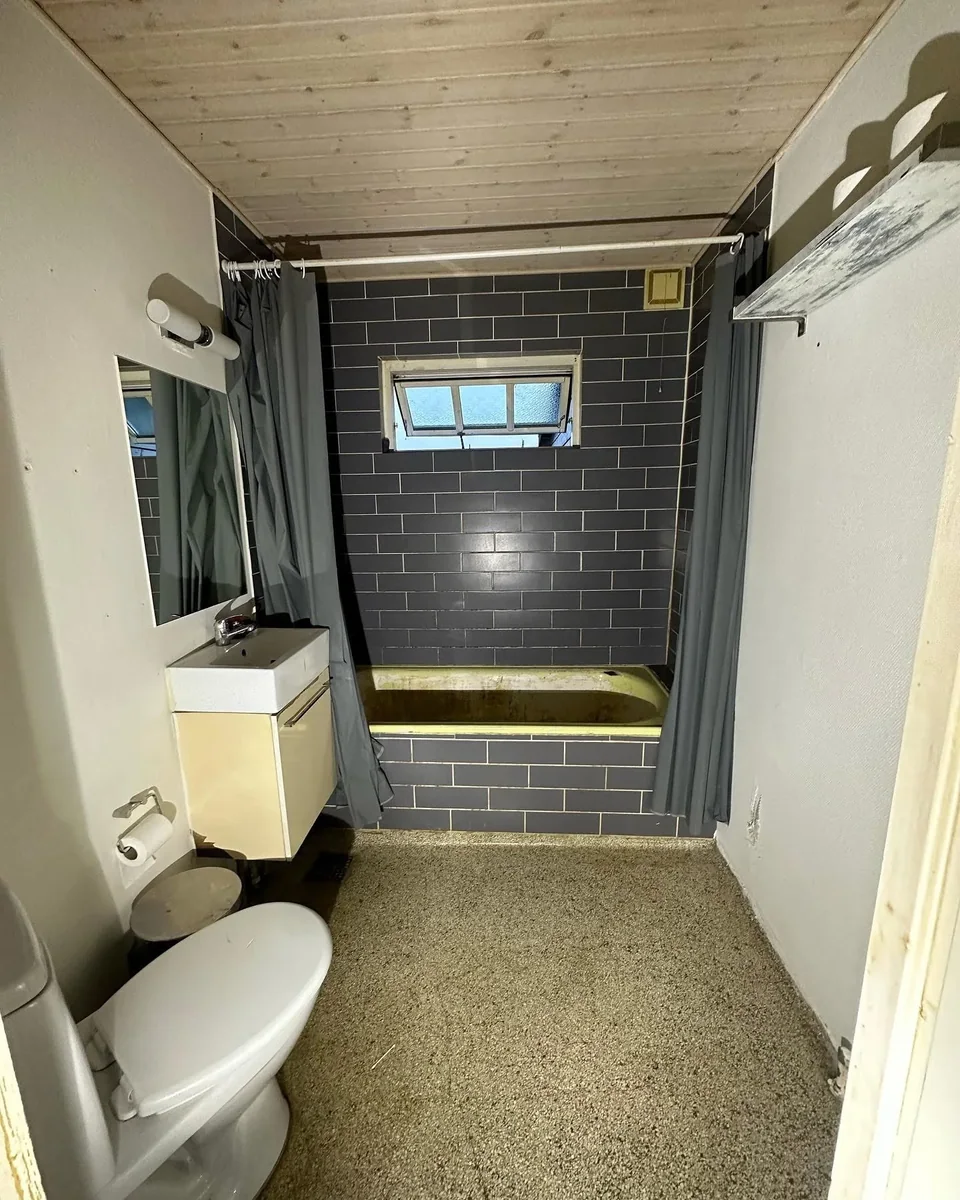Kælderbadeværelse før renovering