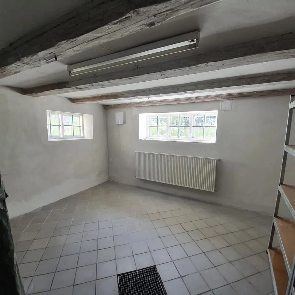 Færdige vægge og ventilation i Gentofte-kælder